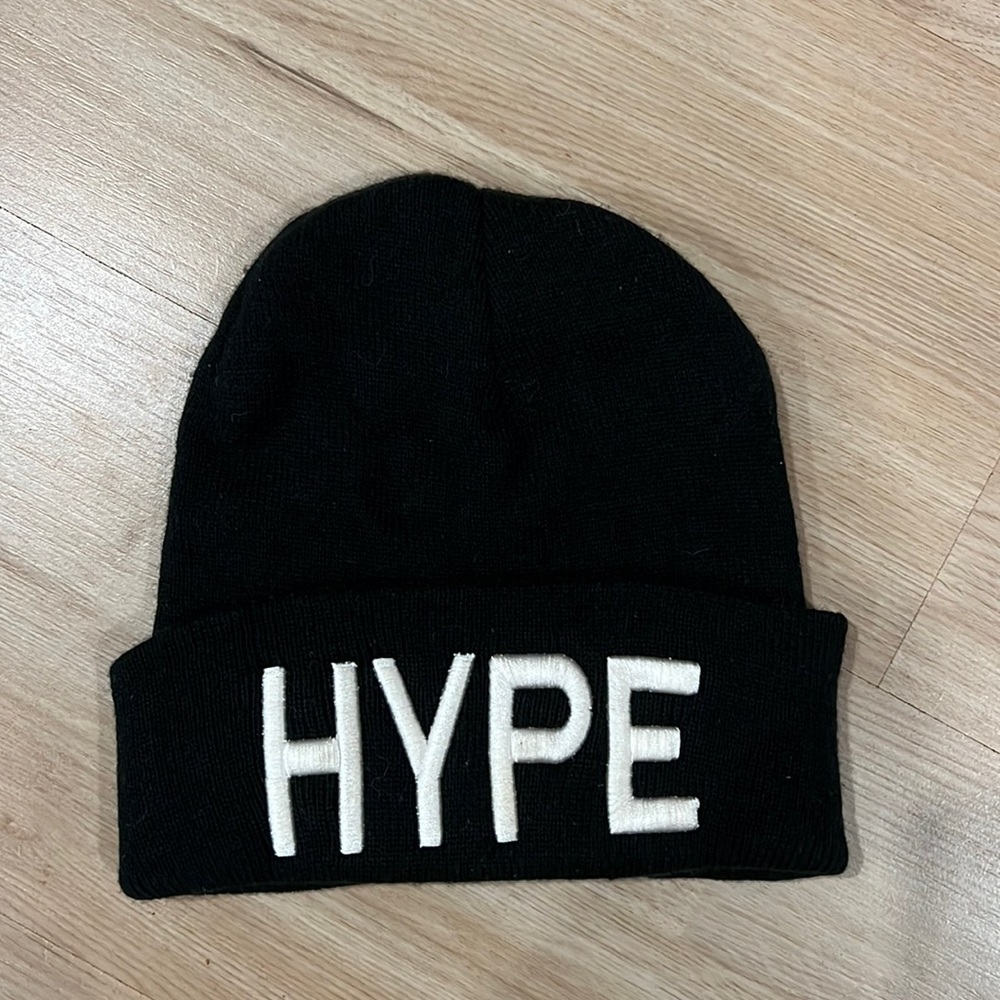 BLACK HYPE BEANIE